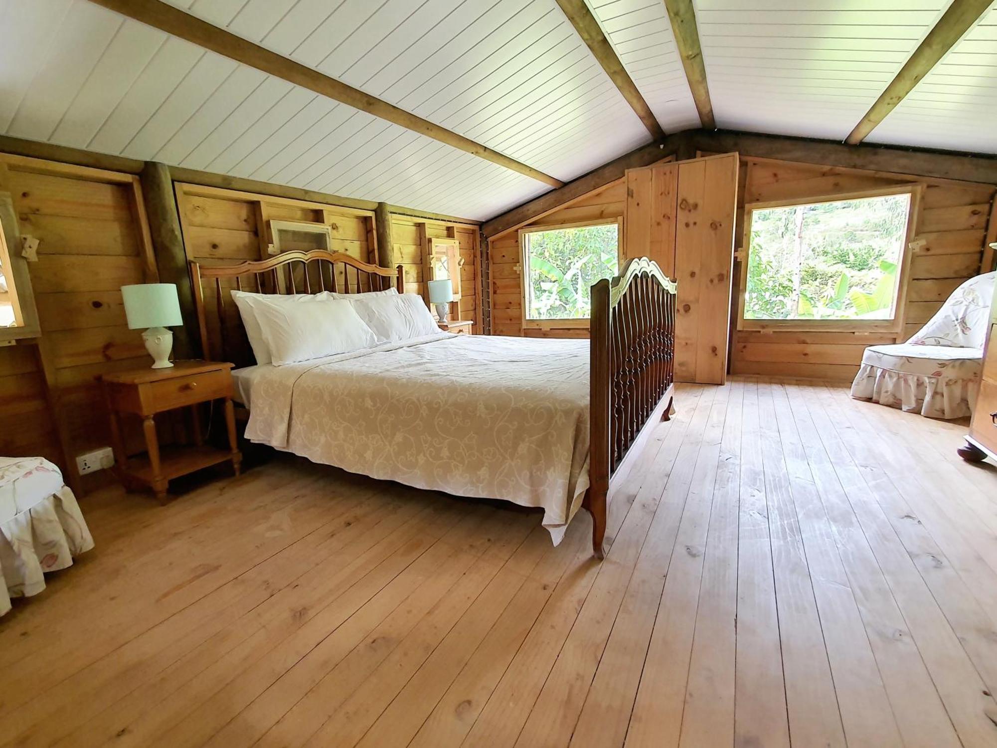Le Chalet, La Petite Ferme Vieux Grand Port エクステリア 写真